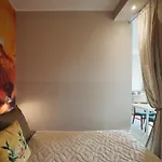 דירה Four