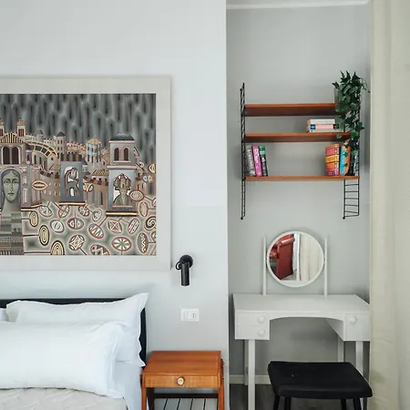 Four Apartment *
